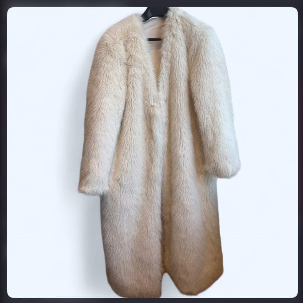 Plush Faux Fur White Long Coat - Size M